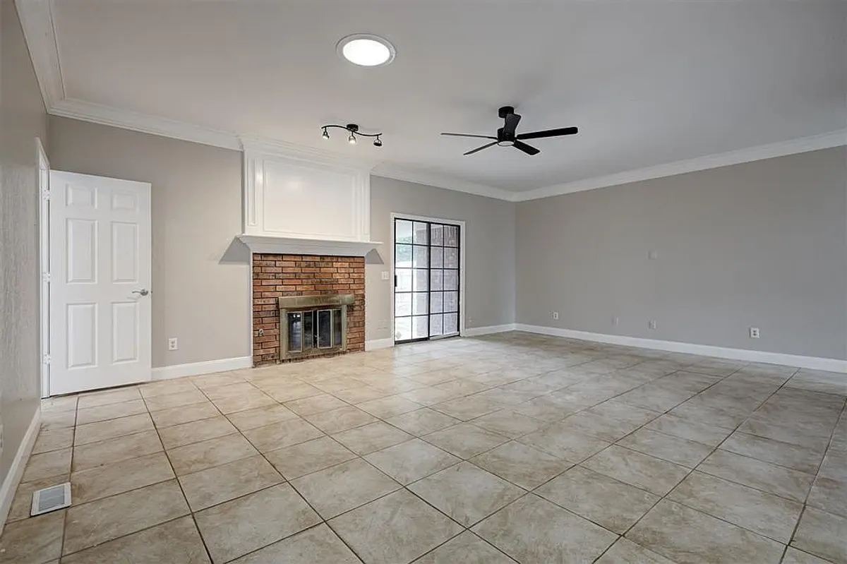 Listing photo: living room
